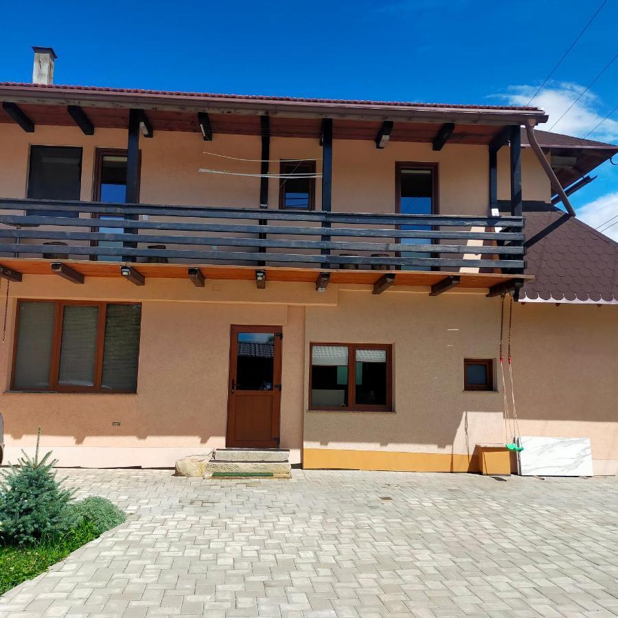 Casa Luna Gura Humorului Buitenkant foto