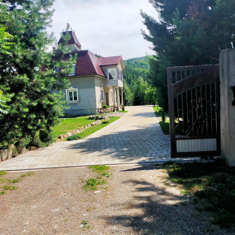 Casa Luna Gura Humorului Buitenkant foto