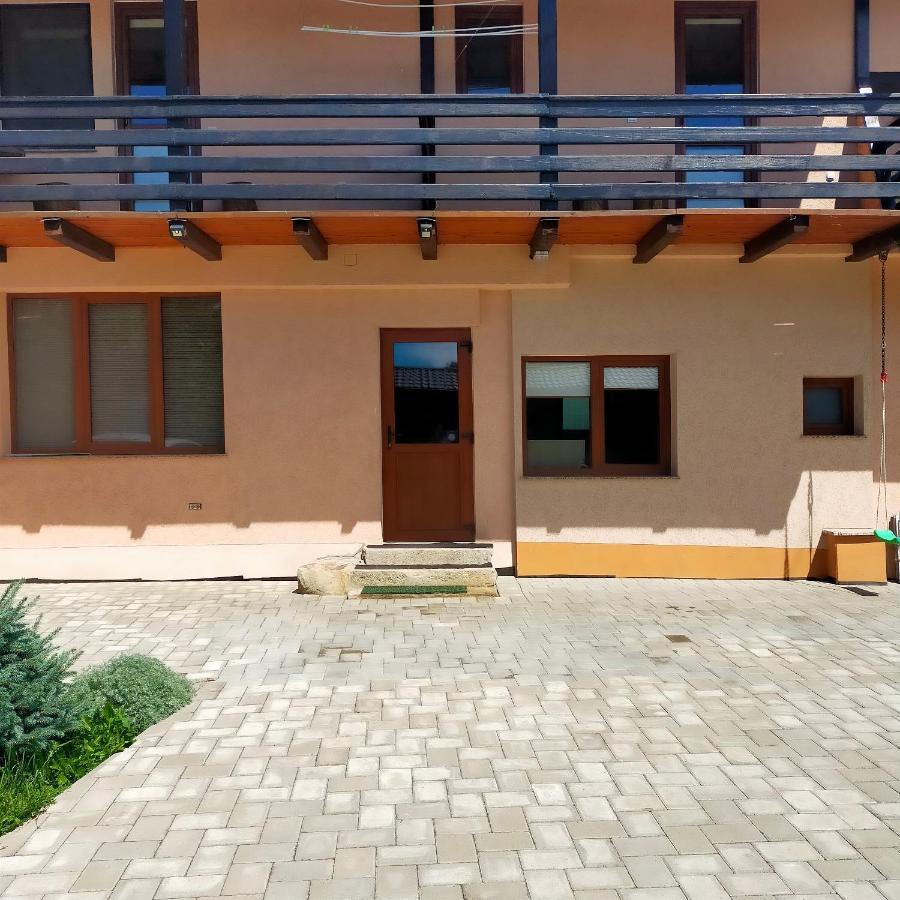 Casa Luna Gura Humorului Buitenkant foto