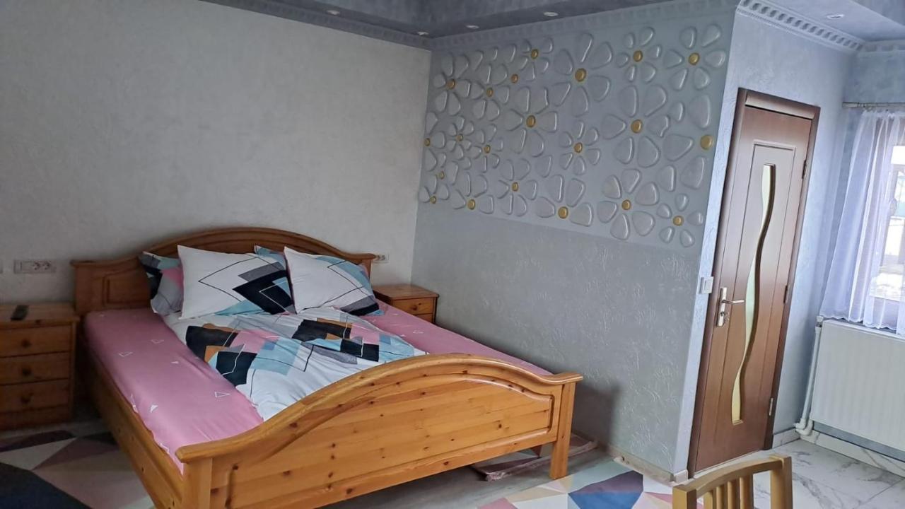 Casa Luna Gura Humorului Buitenkant foto